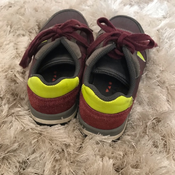 Boys French size 31 sneakers  worn twice - Picture 3 of 6